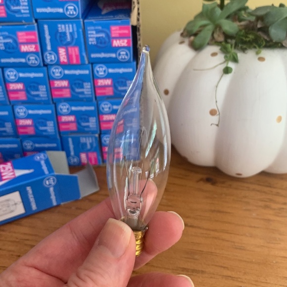 💡 Westinghouse 25W Candelabra Bulbs (lot of 25) - Picture 2 of 5